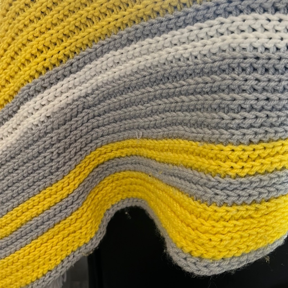 Vintage Native-made baby blanket, EUC - Picture 2 of 2
